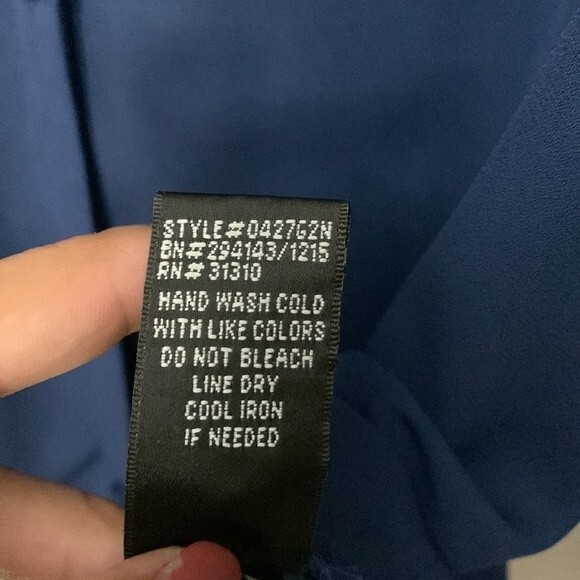 Alyx woman’s blue sheer button down 3/4 tab sleeve blue Large W/shoulder detail - Picture 10 of 12